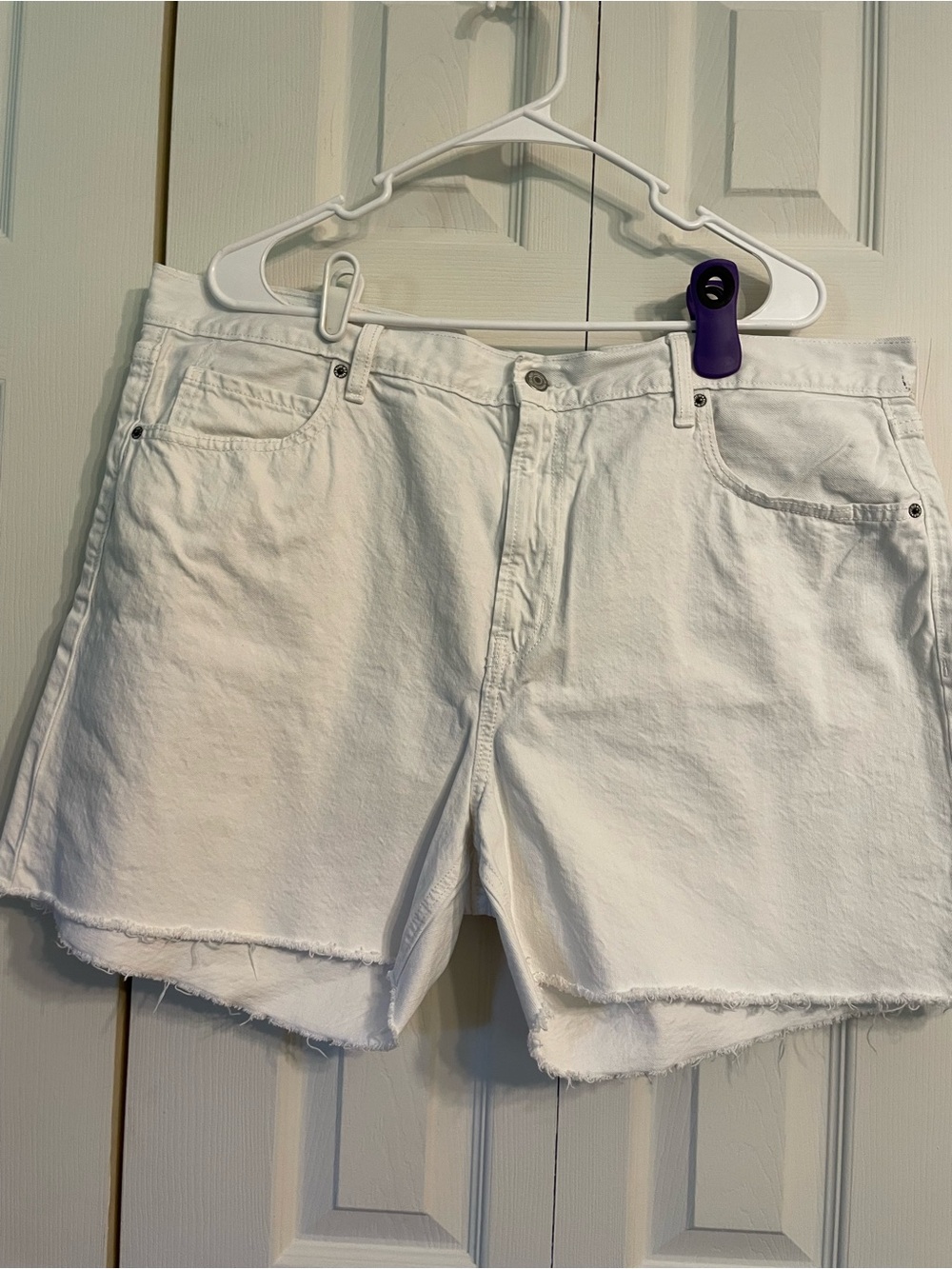 Old Navy White Denim Frayed Hem Shorts